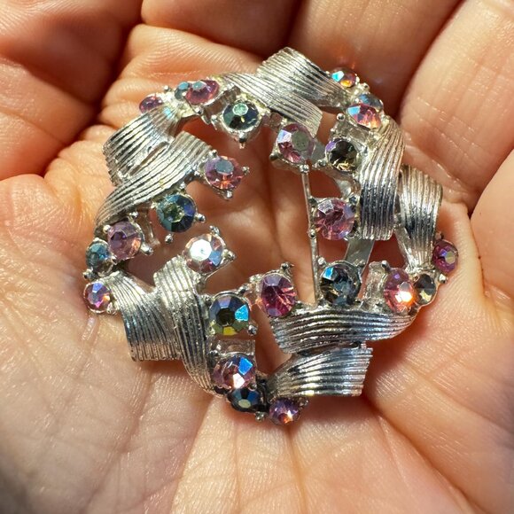 Vintage Rhinestone Wreath Brooch Silver Tone AB Crystal Pin - Picture 4 of 4